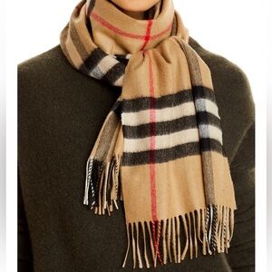 Burberry NWT Authentic Signature Check Cashmere Scarf